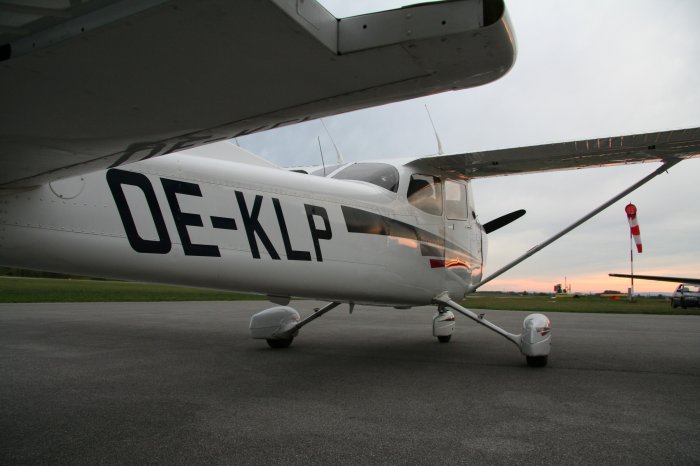 Cessna-001.jpg